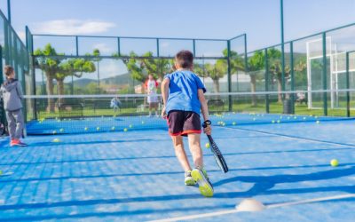 Intensius de tennis i padel durant les vacances. Per què als infants els hi encanta?